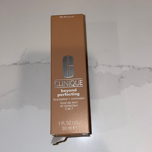 Clinique Beyond Perfecting Foundation + Concealer in Shade Biscuit Full Size NEW